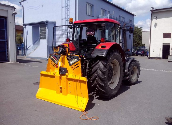 2014_lesnicke_navijaky_hydraulika