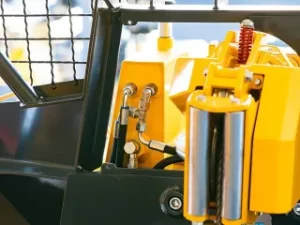 Filtry a přístup k hydraulickému oleji